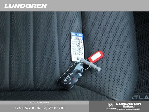 Certified 2025 Volkswagen Atlas SEL image 33
