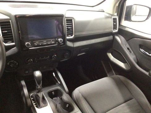 Used 2024 Nissan Frontier SV image 33
