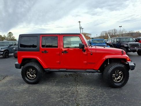Used 2016 Jeep Wrangler Unlimited Sahara w/ Connectivity Group image 2