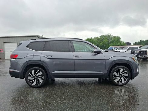 Used 2024 Volkswagen Atlas SE FWD image 7