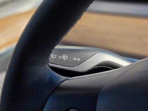 Used 2023 Tesla Model Y Long Range AWD/4WD image 14