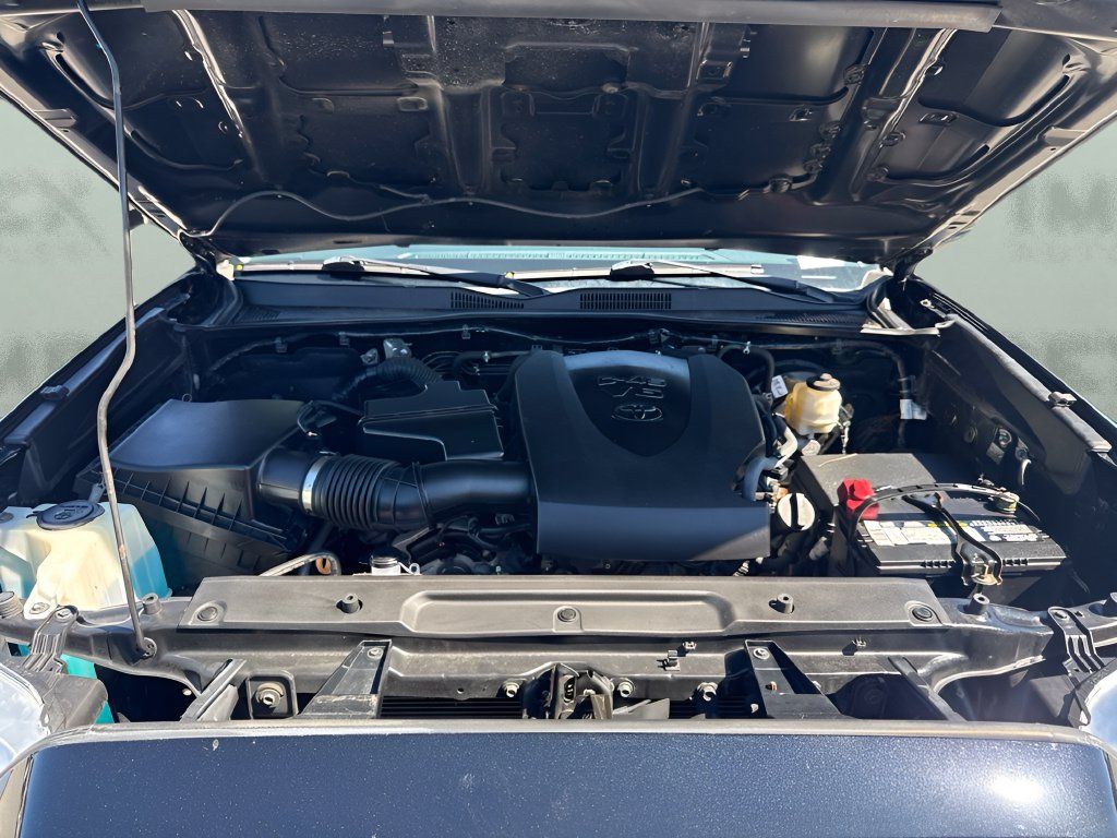 Used 2019 Toyota Tacoma SR5 RWD image 22