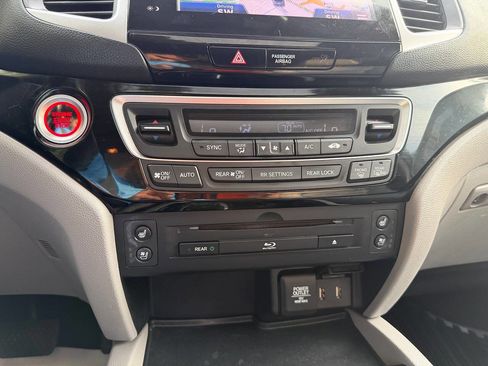 Used 2016 Honda Pilot Elite image 35