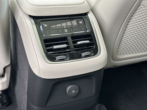 New 2026 Volvo XC90 T8 Ultra w/ Lounge Package AWD/4WD image 10