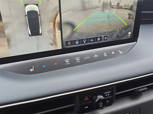 New 2026 Nissan Leaf Platinum+ image 23