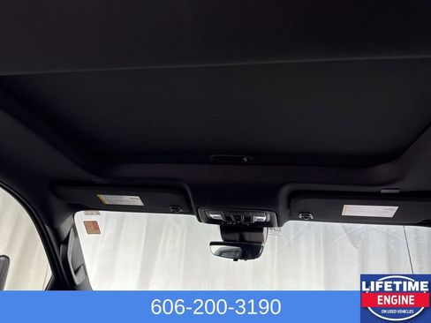 Used 2024 Chevrolet Silverado 2500 ZR2 w/ Technology Package image 32