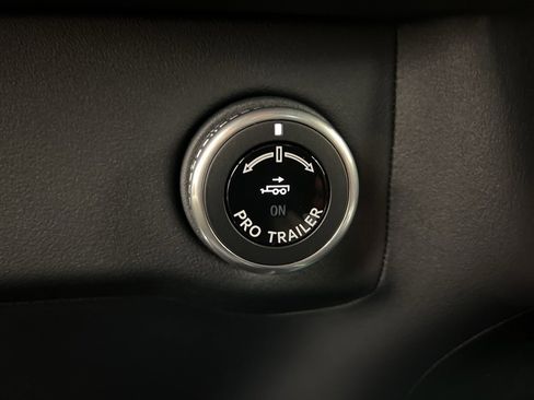 Used 2025 Lincoln Navigator Reserve w/ Jet Appearance Package image 18