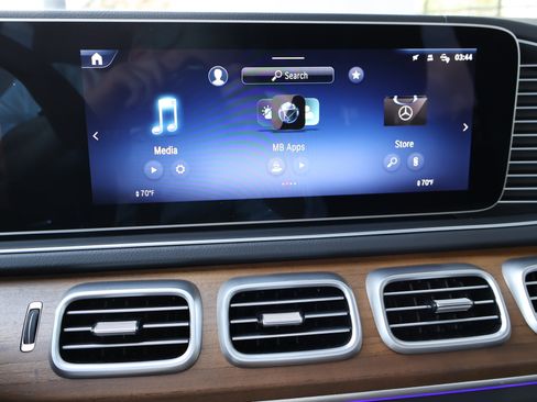 Certified 2025 Mercedes-Benz GLS 450 4MATIC w/ AMG Line Exterior image 41