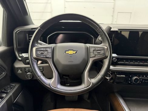 Used 2024 Chevrolet Silverado 3500 High Country w/ Technology Package AWD/4WD image 22