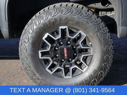 Used 2024 GMC Sierra 2500 AT4X image 12