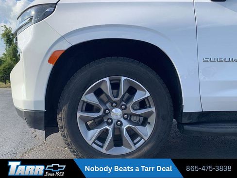 Used 2021 Chevrolet Suburban LT RWD image 19