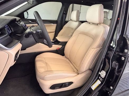 New 2025 Jeep Grand Cherokee L Limited RWD image 14