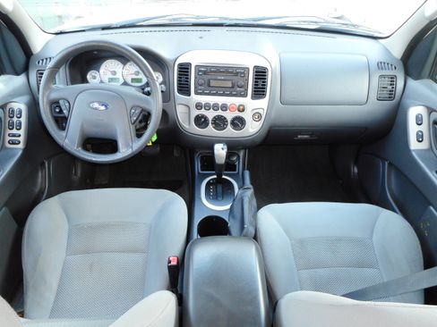 Used 2005 Ford Escape 4WD Hybrid image 18