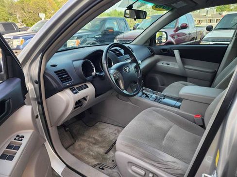 Used 2010 Toyota Highlander 4WD image 9