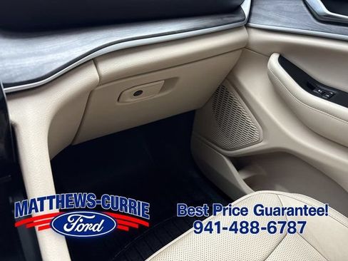 Used 2023 Jeep Grand Cherokee L Limited w/ Luxury Tech Group II AWD/4WD image 27