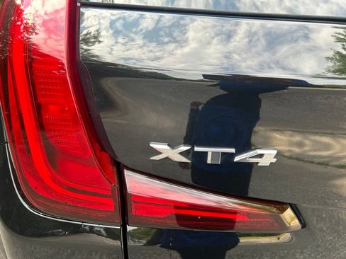 Used 2025 Cadillac XT4 Premium Luxury FWD image 11