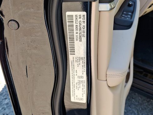 New 2025 Jeep Grand Cherokee Limited image 16