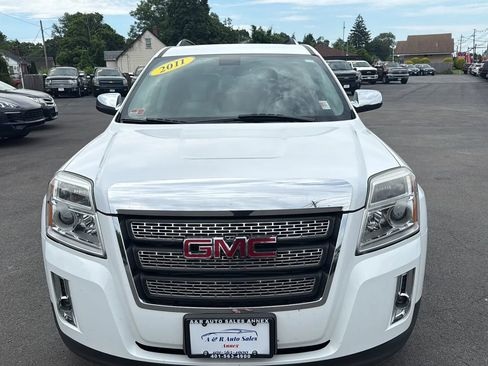 Used 2011 GMC Terrain SLT AWD/4WD image 2