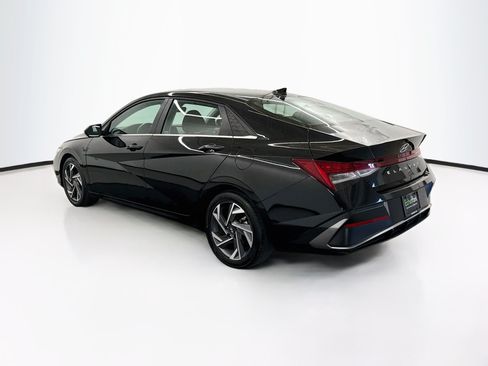 Used 2025 Hyundai Elantra SEL FWD image 5