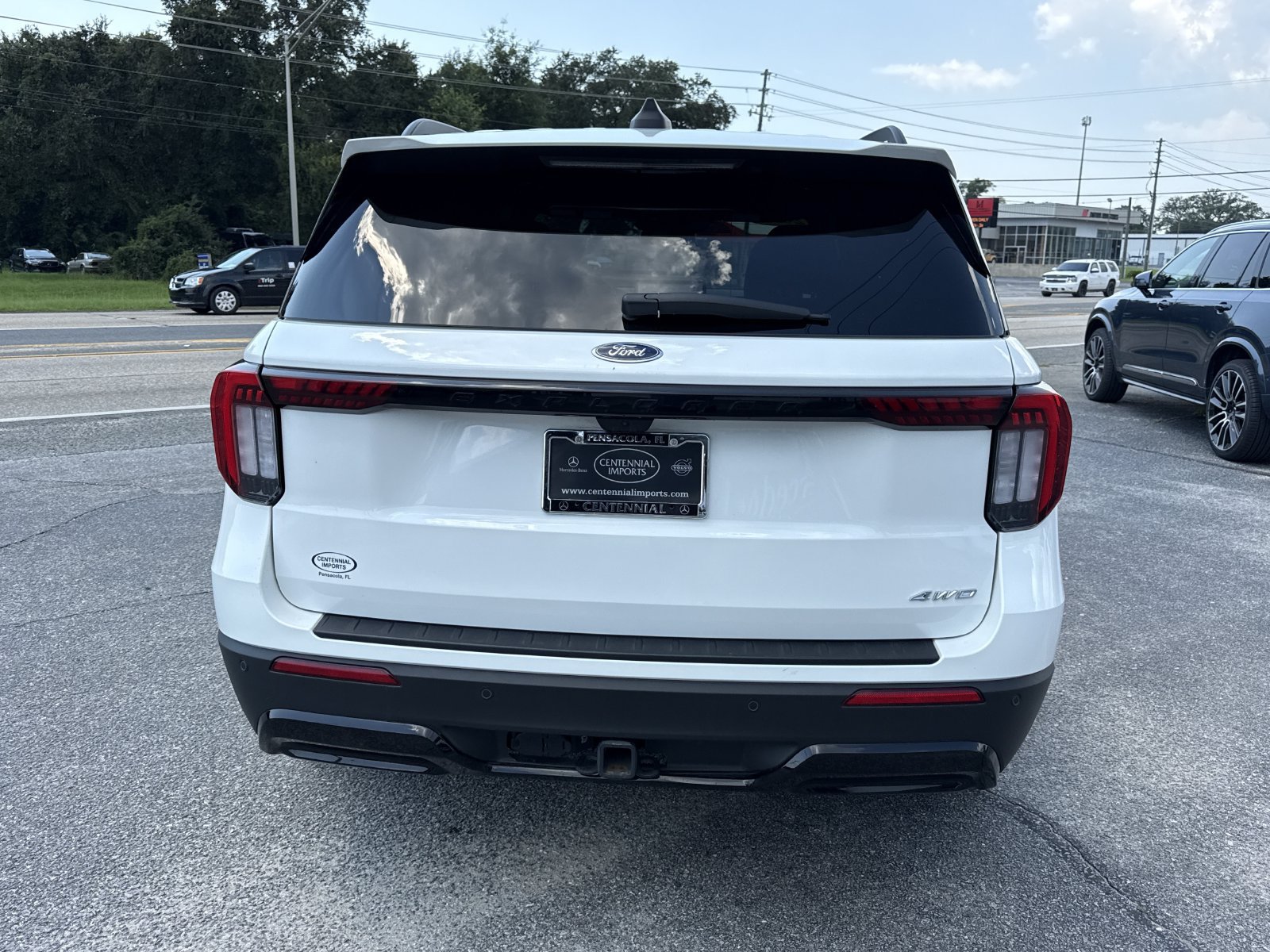 Used 2025 Ford Explorer ST-Line w/ Premium Package AWD/4WD image 4