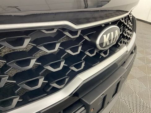 Used 2021 Kia Sorento LX image 9