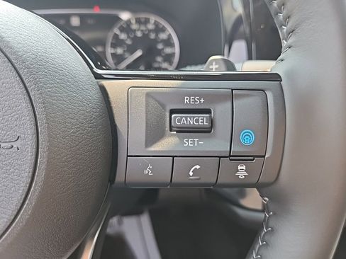 New 2025 Nissan Pathfinder SL image 17