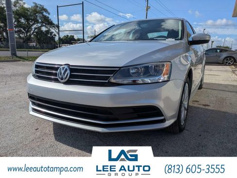 Used 2016 Volkswagen Jetta SE FWD image 3