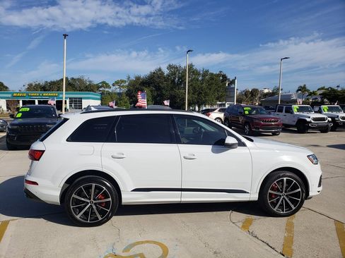 Used 2021 Audi Q7 3.0T Prestige image 6
