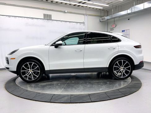 Used 2022 Porsche Cayenne Coupe image 2