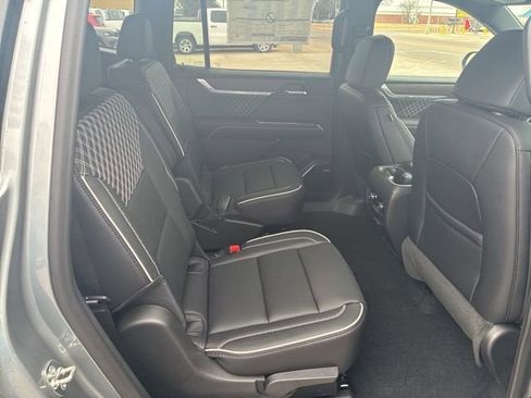 Used 2025 GMC Acadia Denali w/ LPO, Floor Liner Package image 19