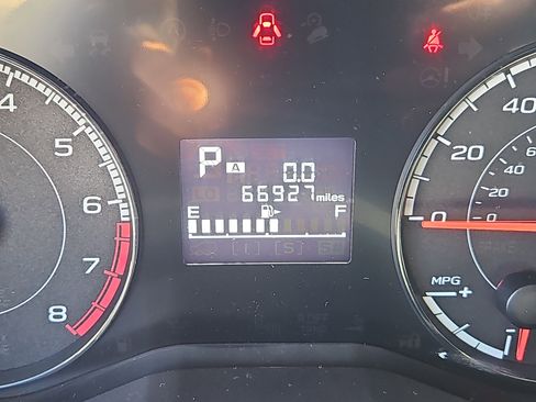 Used 2019 Subaru Crosstrek 2.0i Premium image 6