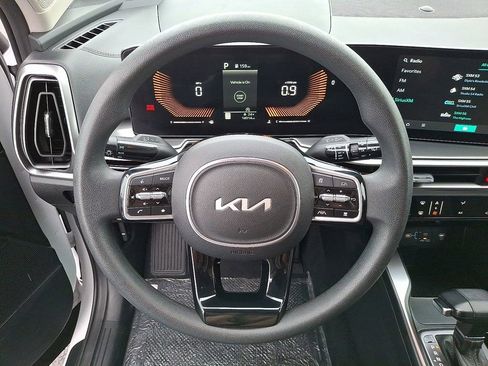 Certified 2025 Kia Sorento LX image 14