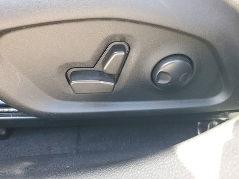 Used 2022 Jeep Compass Limited image 11