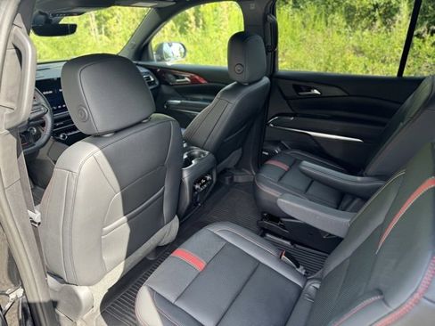 Used 2024 Chevrolet Traverse RS w/ LPO, Floor Liner Package image 19