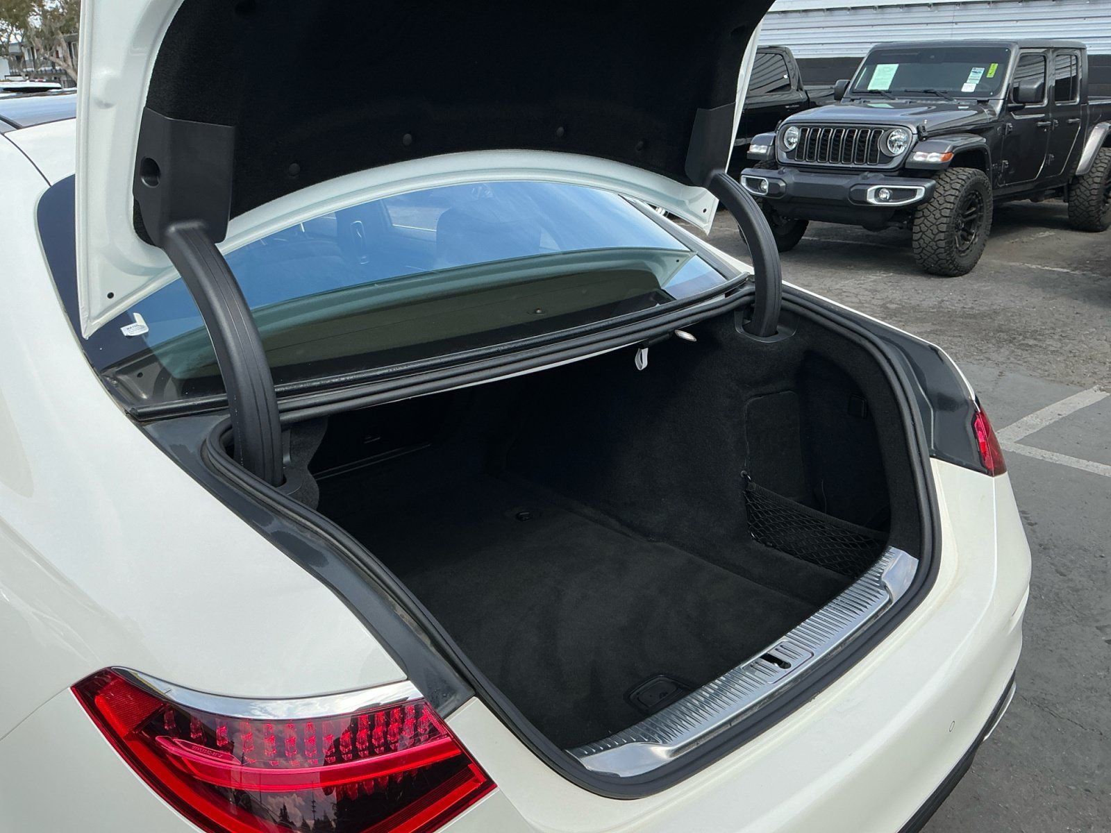 Used 2022 Mercedes-Benz S 580 4MATIC Sedan w/ AMG Line Package image 26