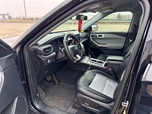 Used 2022 Ford Explorer XLT w/ Equipment Group 202A image 14