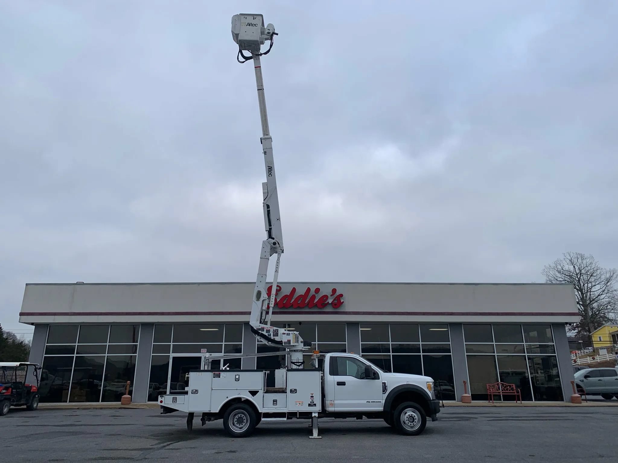 Used 2017 Ford F550 4x4 Regular Cab Super Duty image 57