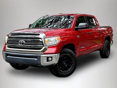 Used 2017 Toyota Tundra SR5 w/ SR5 Upgrade Package