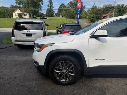 Used 2017 GMC Acadia SLT AWD/4WD image 2