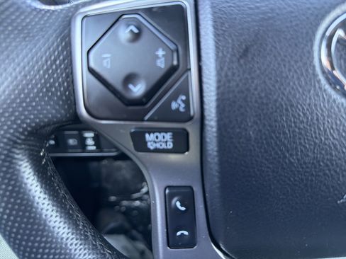 Used 2022 Toyota Tacoma Limited image 14