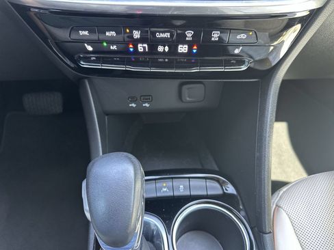 Certified 2024 Buick Encore GX Avenir FWD image 34