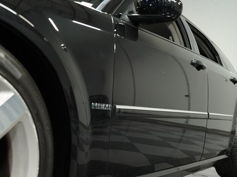 Used 2006 Dodge Magnum SRT8 w/ SRT Option Group III image 18