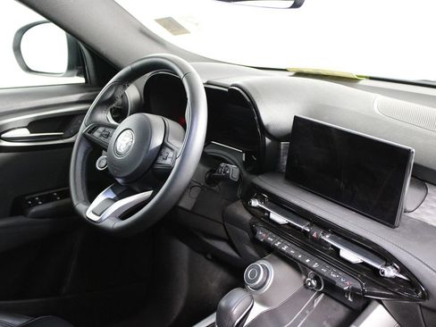 Used 2024 Alfa Romeo Tonale Ti w/ Premium Interior Package image 21