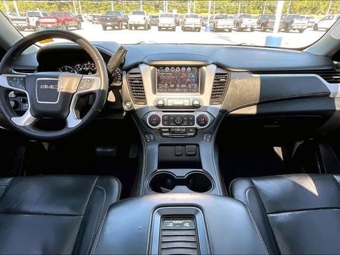 Used 2017 GMC Yukon SLT w/ Premium Edition AWD/4WD image 5