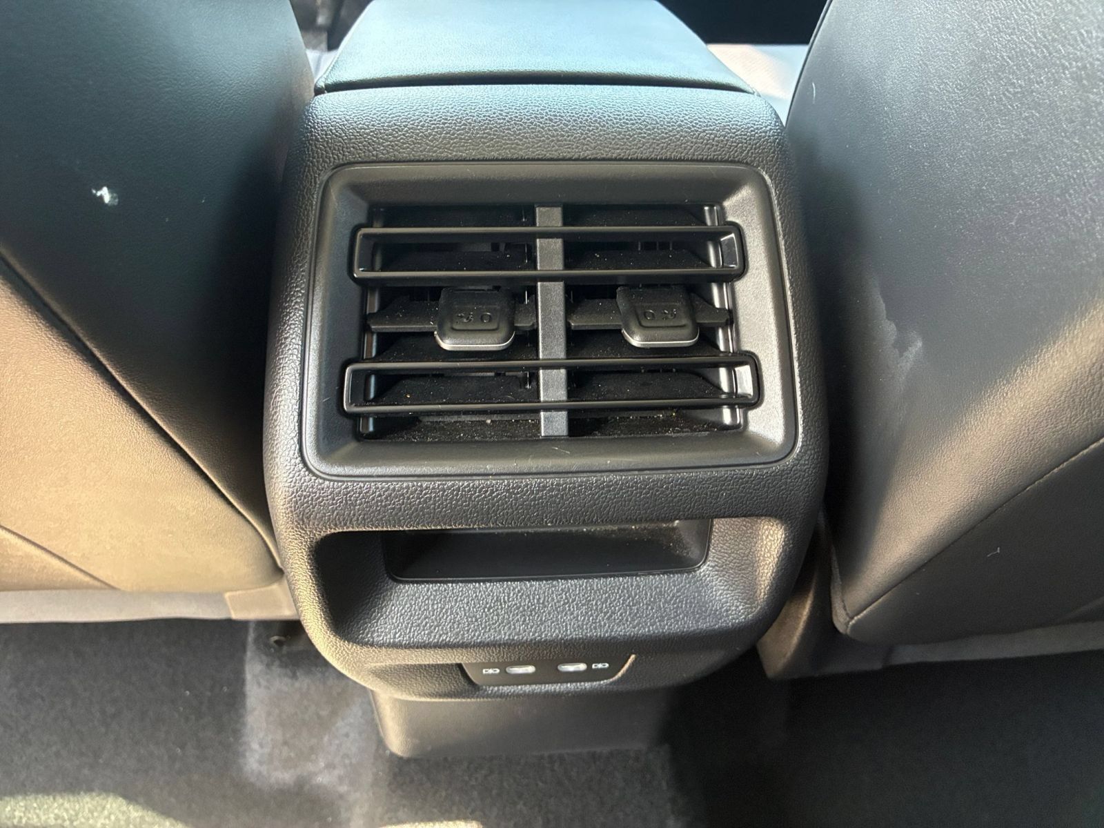 Used 2026 Volkswagen Tiguan SE FWD image 24
