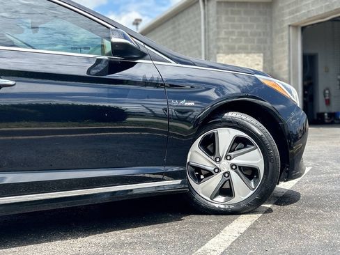 Used 2016 Hyundai Sonata Limited FWD image 4