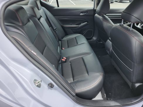 Used 2024 Nissan Altima 2.5 SR FWD image 18