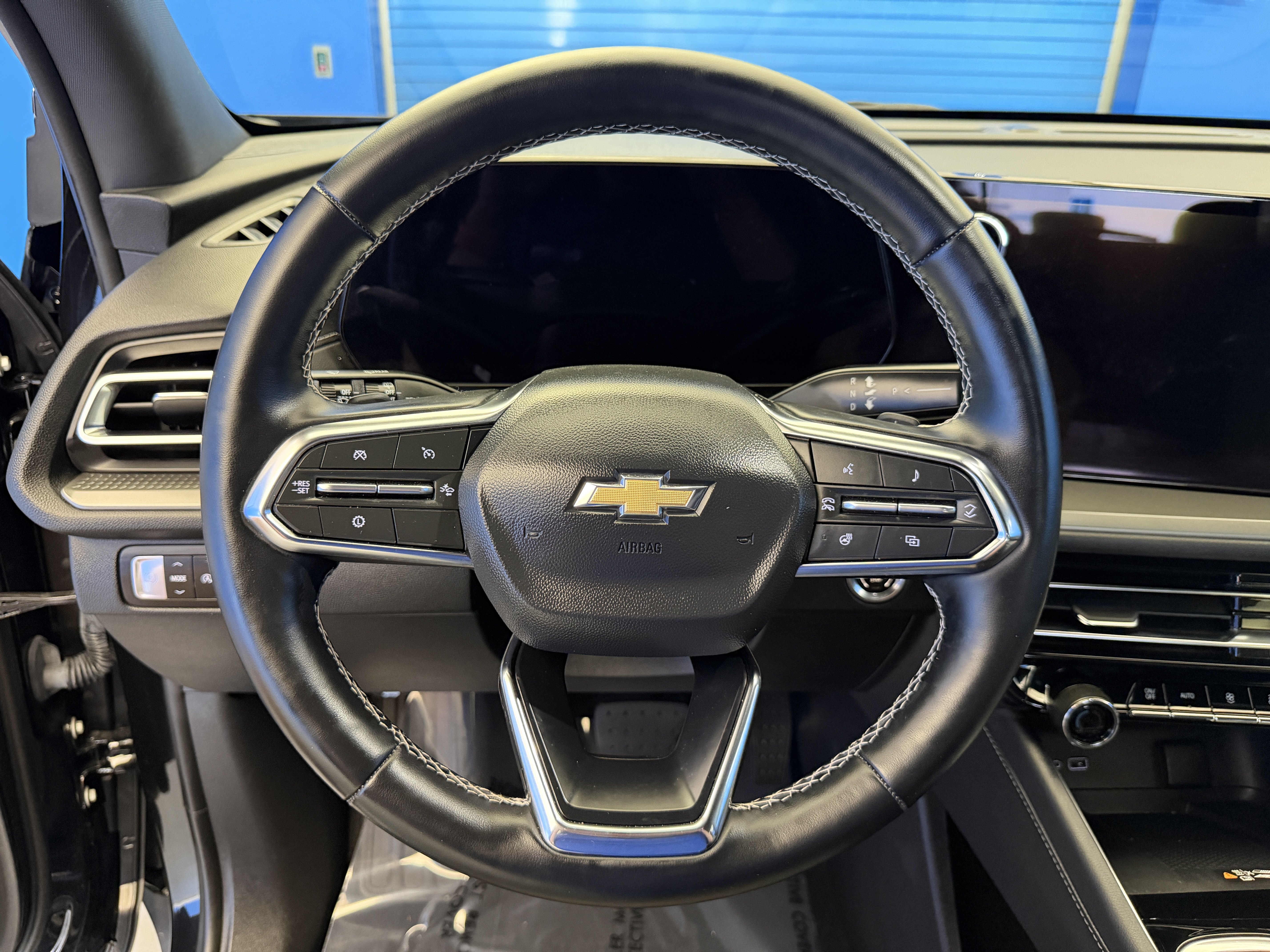 Used 2026 Chevrolet Traverse LT w/ Driver Confidence Package FWD image 14