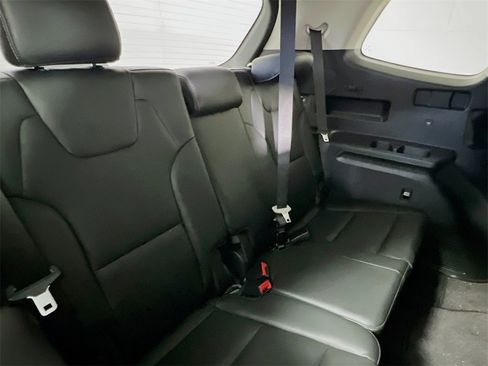 Certified 2025 Kia Telluride LX image 27