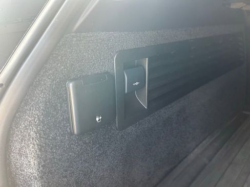 Used 2018 Land Rover Range Rover HSE image 38